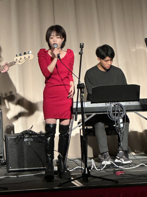 An MC Student sings