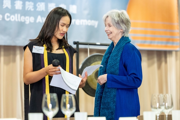 Master of Ceremonies Season Lam with the Hon. Lalla Ward.