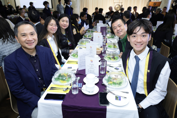 Dinner for Families of the Incoming Class of 2022 and Formal Hall Dinner - Photo - 14