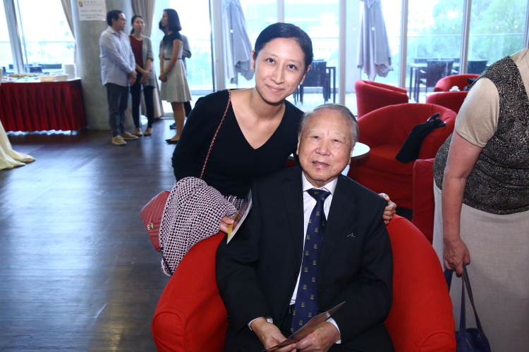 James A. Mirrlees Postgraduate Scholarship Fund Cheque Presentation Ceremony - Photo - 14