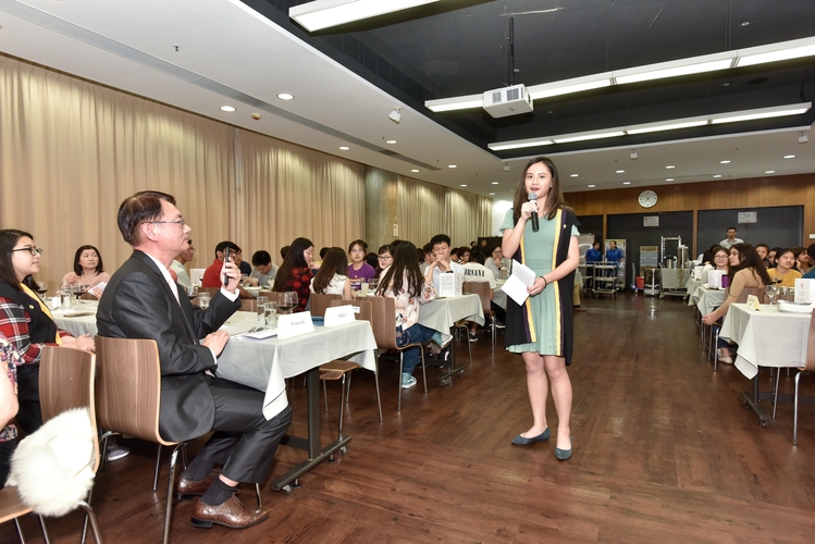 Dinner for Families of the Graduating Class of 2019 - Photo - 16