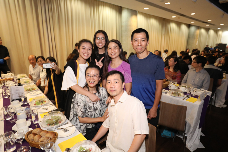 Dinner for Families of the Incoming Class of 2019 and Formal Hall Dinner - Photo - 11