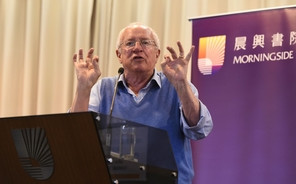 Distinguished Visitor Robert Fisk Concludes College Visit